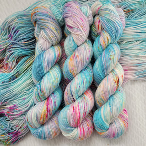 Beach Days - 9 to 5 sock yarn